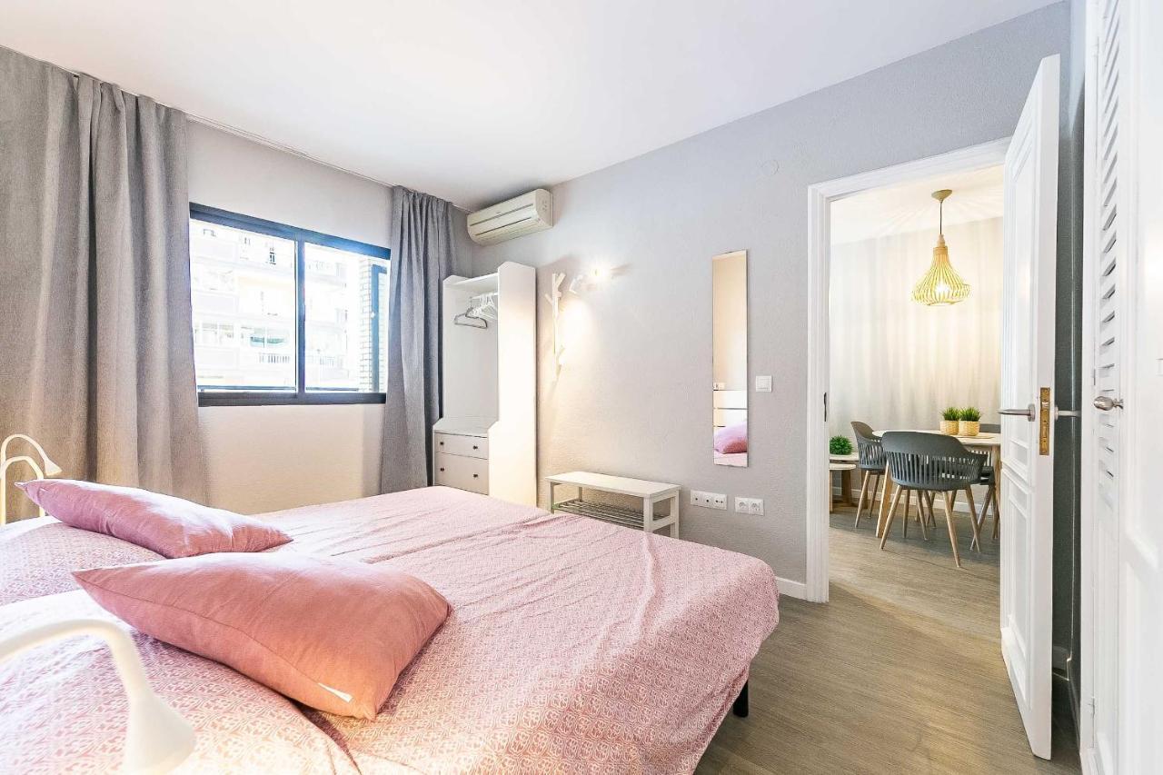76-Lovely Beach Front Apartment In 푸엔히롤라 외부 사진