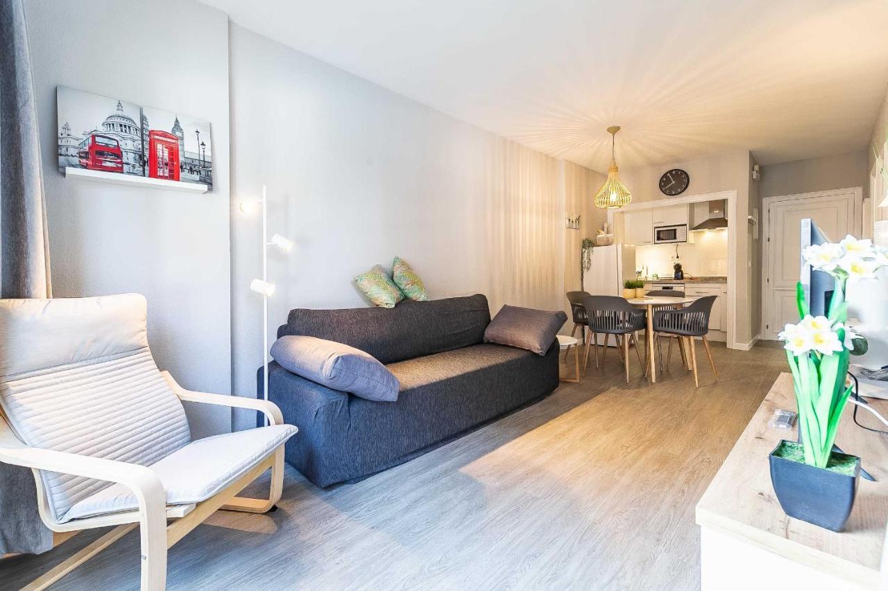 76-Lovely Beach Front Apartment In 푸엔히롤라 외부 사진