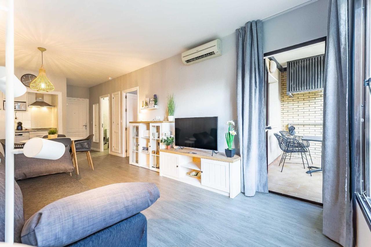 76-Lovely Beach Front Apartment In 푸엔히롤라 외부 사진