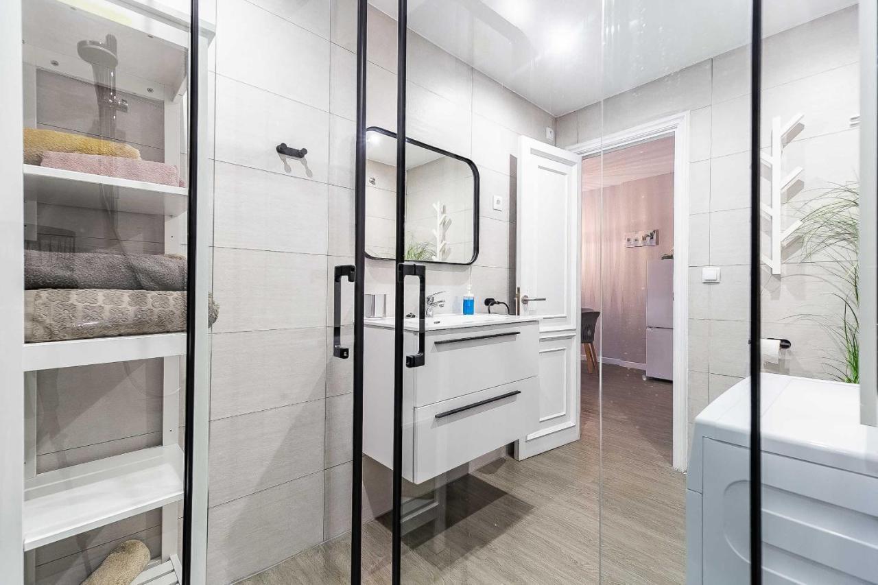 76-Lovely Beach Front Apartment In 푸엔히롤라 외부 사진
