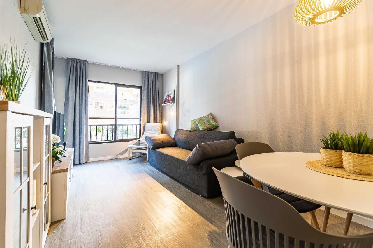 76-Lovely Beach Front Apartment In 푸엔히롤라 외부 사진