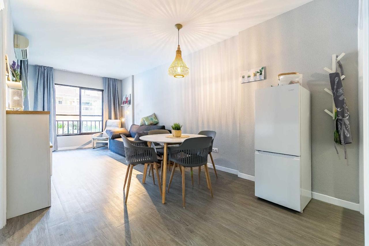 76-Lovely Beach Front Apartment In 푸엔히롤라 외부 사진