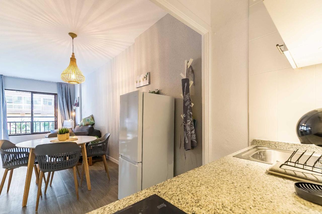 76-Lovely Beach Front Apartment In 푸엔히롤라 외부 사진